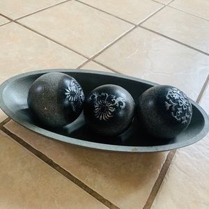 Decorative bowl set